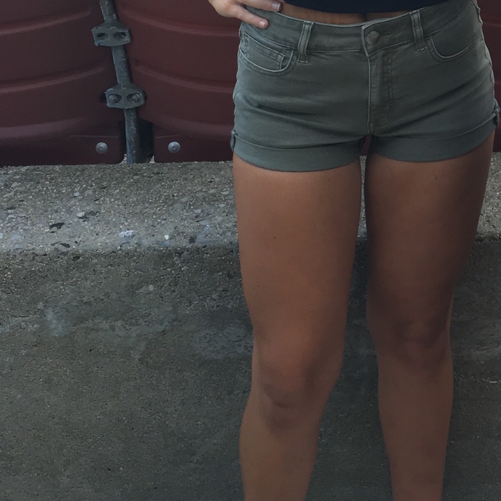 olive high waisted shorts